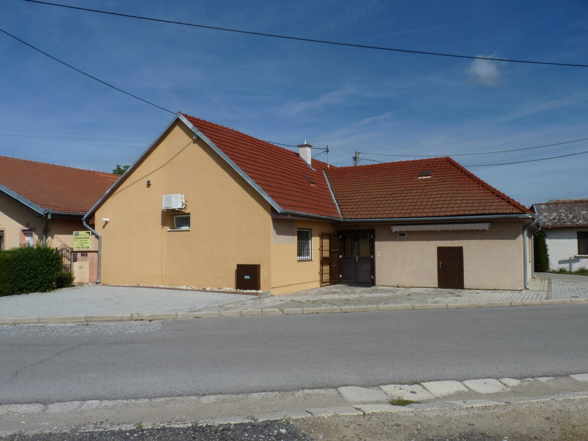 Predaj, reštaurácia, obchodný priestor, Veľké Leváre