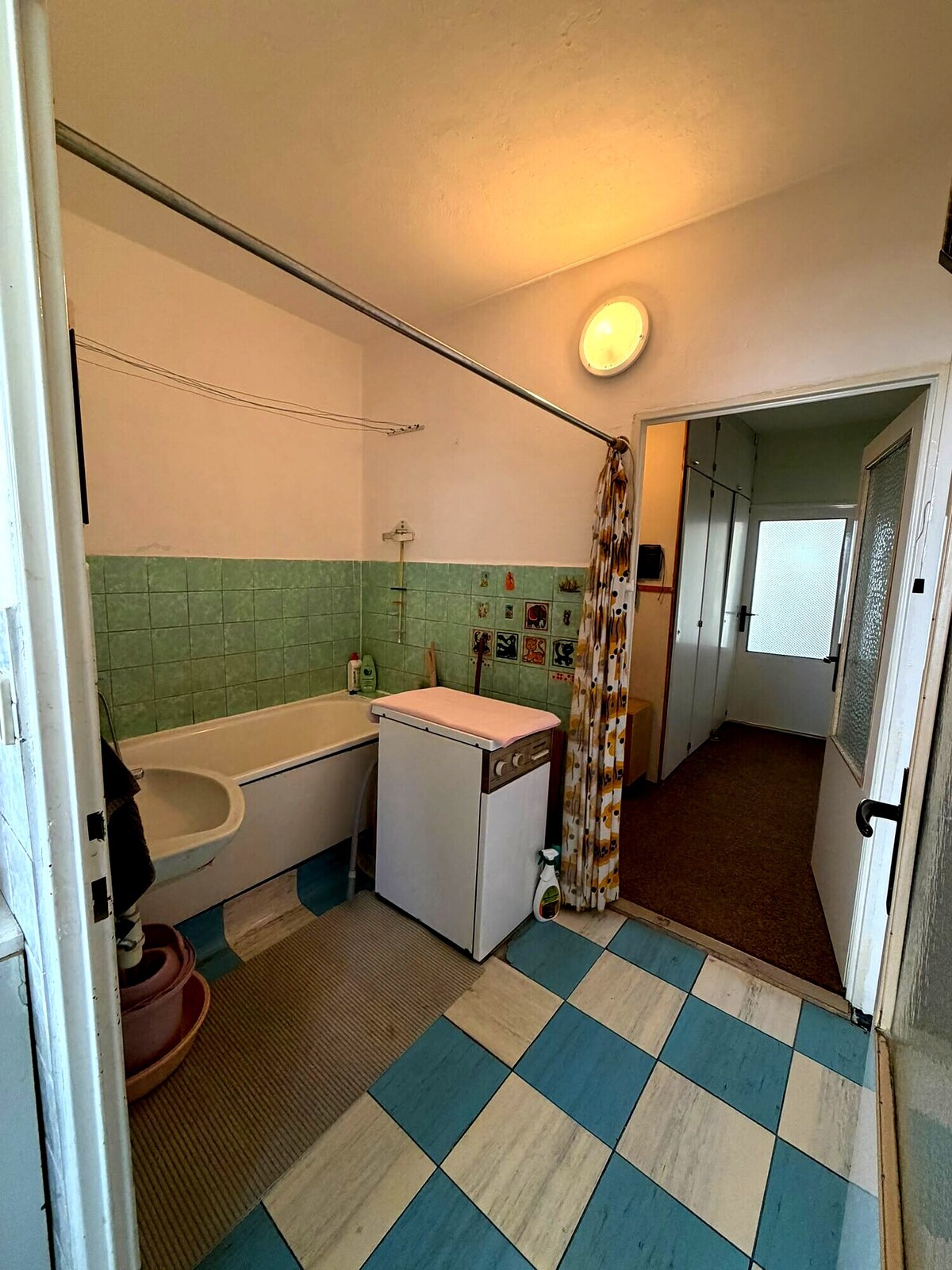 Exkluzívne na predaj štvorizbový byt v bližšom centre mesta. — foto 10